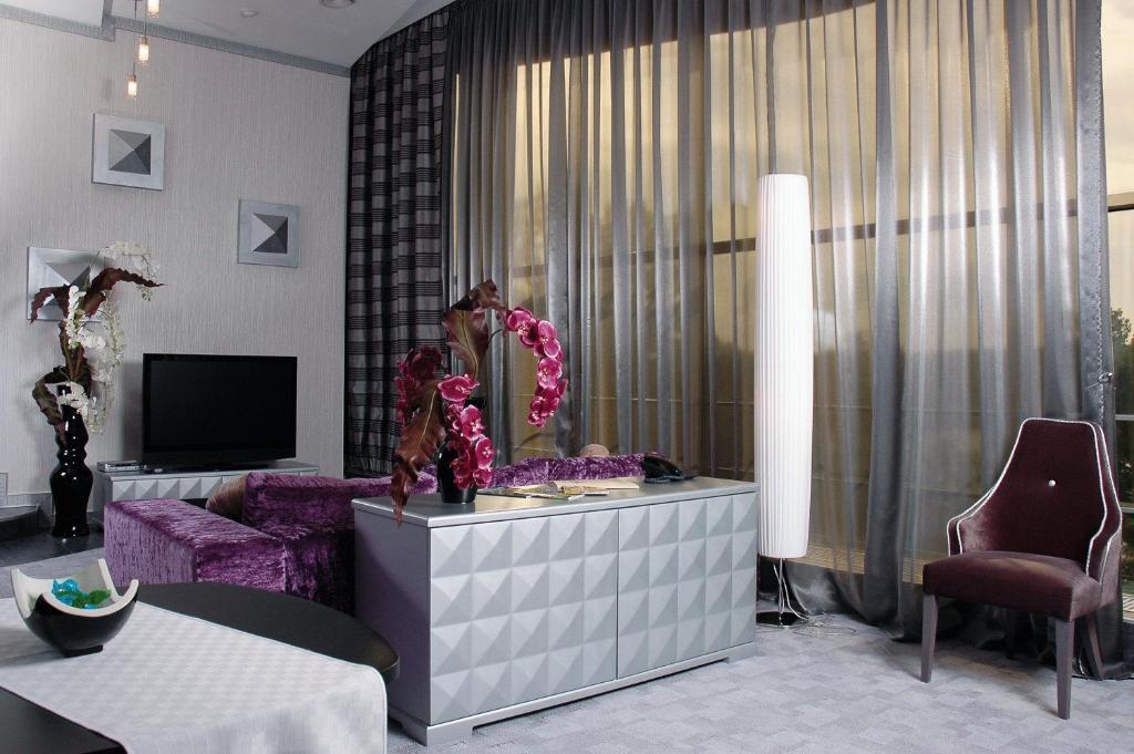 Baden-Baden Hotel Kharkiv Bagian luar foto